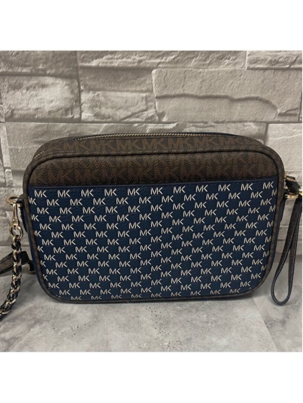 Michael Kors Charm Camera Crossbody & Matching Wallet Set Navy/Brown Logo - Picture 7 of 16